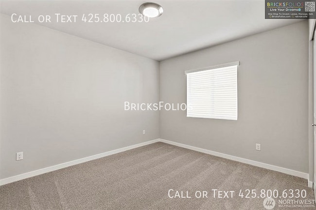 Building Photo - 9502 18th Ave W