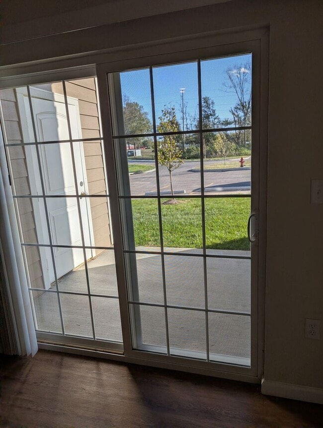 Building Photo - Charming 2BR Condo in Dardenne Prairie