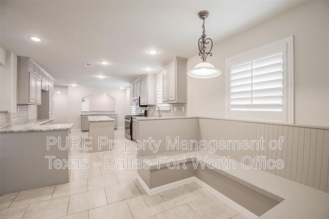 Building Photo - 3313 Country Club Rd