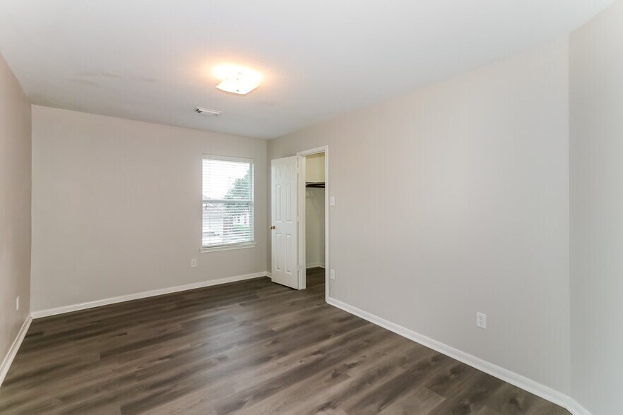 Building Photo - 14227 Noahs Landing Ln