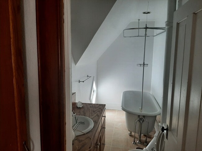 Bathroom with a clawfoot tub - 1721 7th St