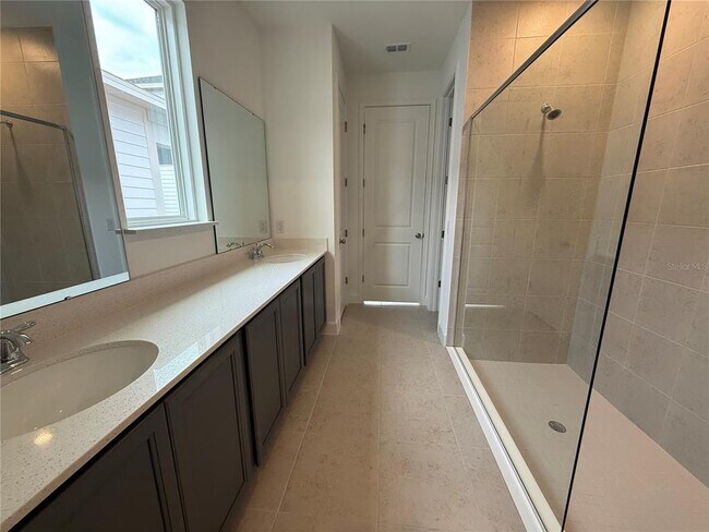 Building Photo - 2949 Sailhouse Dr