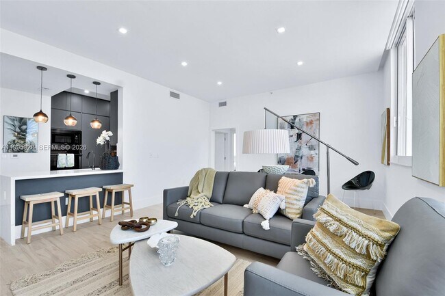 Building Photo - 18800 NE 29th Ave