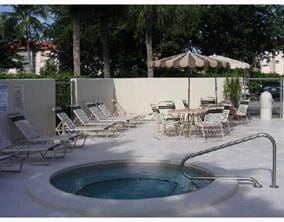 Building Photo - 2771 Riverside Dr