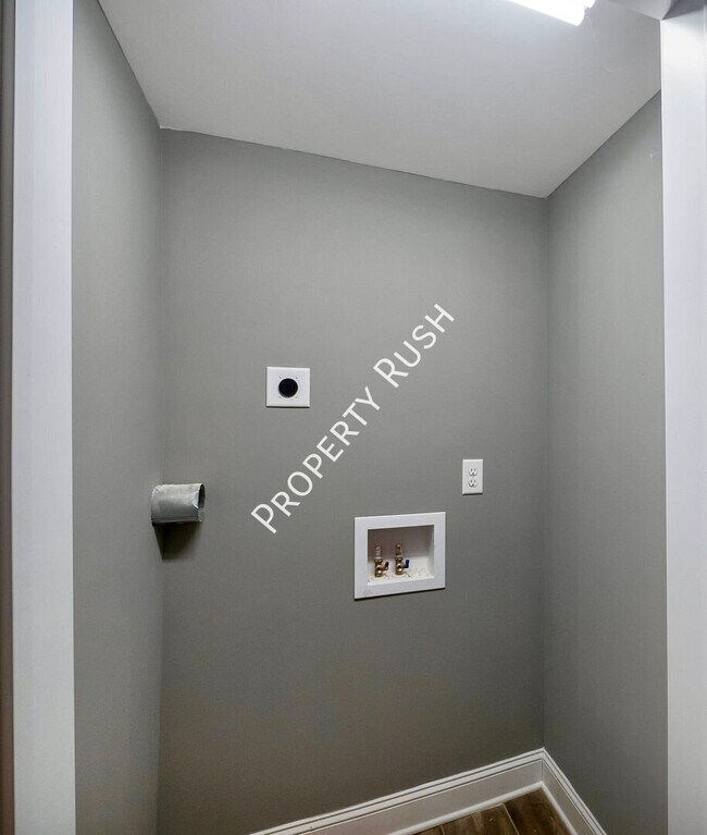 Building Photo - 7962 Burgundy Cir
