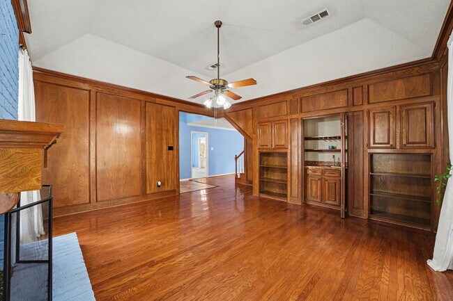 Building Photo - 14707 Treborway Dr