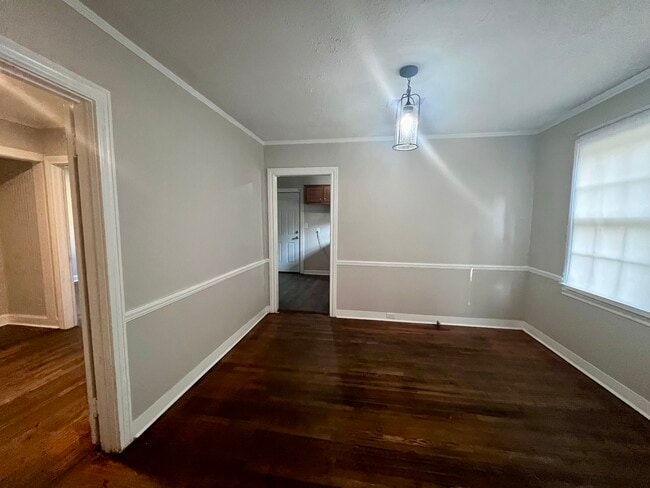 Building Photo - 133 King St