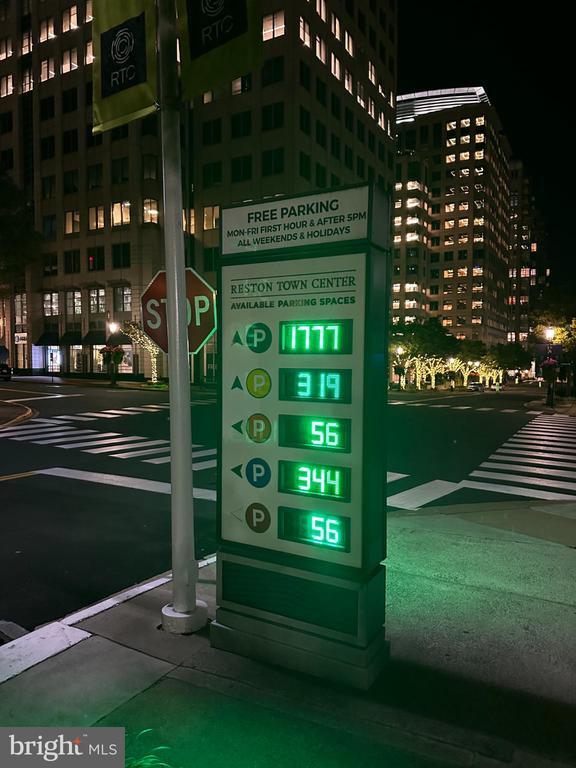 Building Photo - 1701 Lake Shore Crest Dr