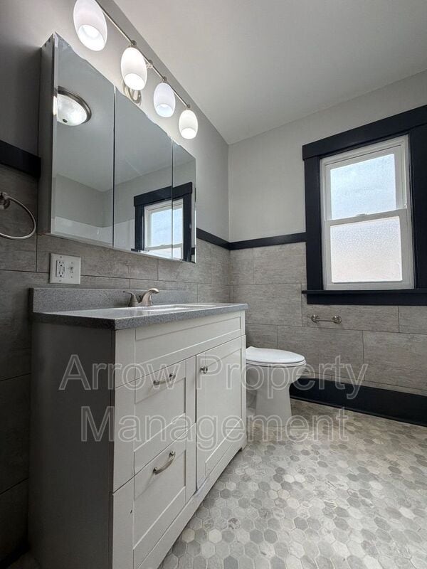 Building Photo - 1530 Rose