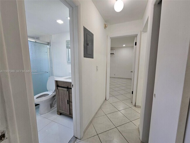 Building Photo - 5401 Hollywood Blvd