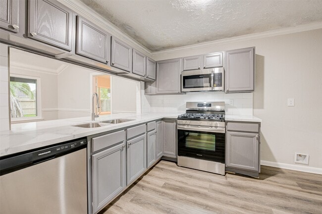 Building Photo - 1823 Grand Park Dr