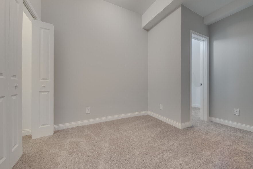 Building Photo - 1536 N Talman Ave