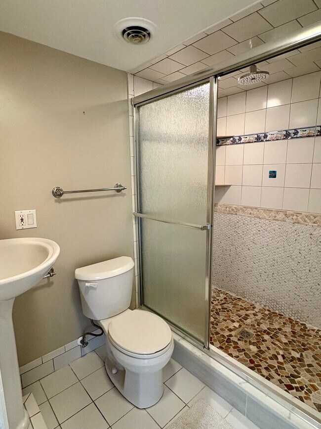 Building Photo - WATERFRONT 2/2 Condo in Stuart **Pics Coming Soon**