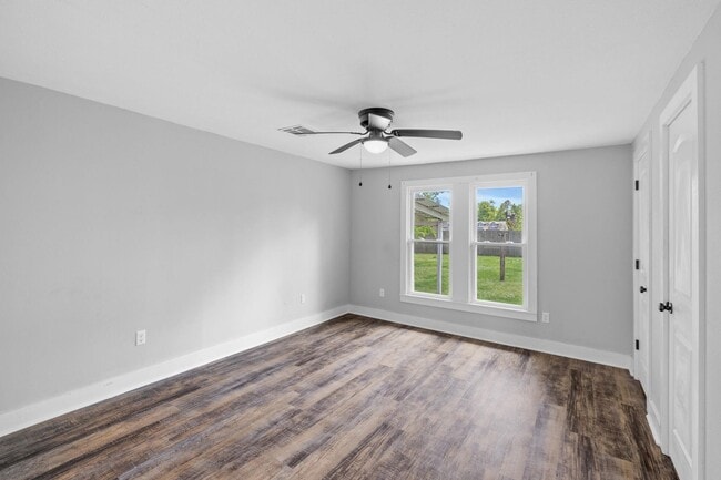 Building Photo - 207 Duff St