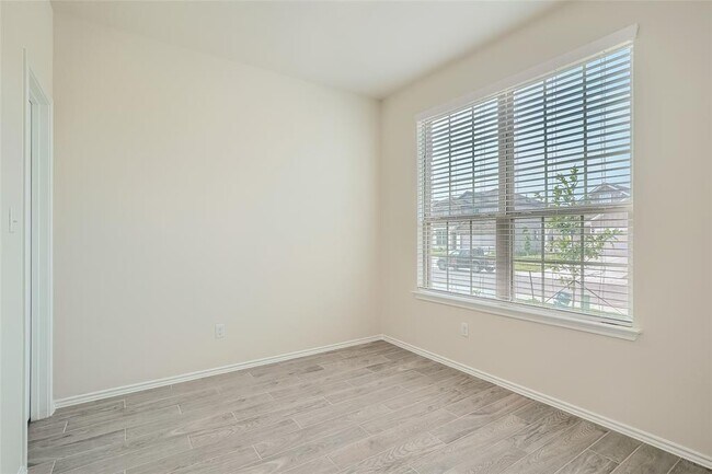 Building Photo - 112 Bird Cherry Wy