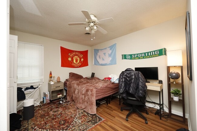 Building Photo - Great home in Chapel Hill!