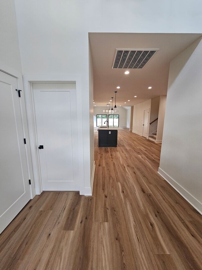 Building Photo - 7233 Havenwood Dr