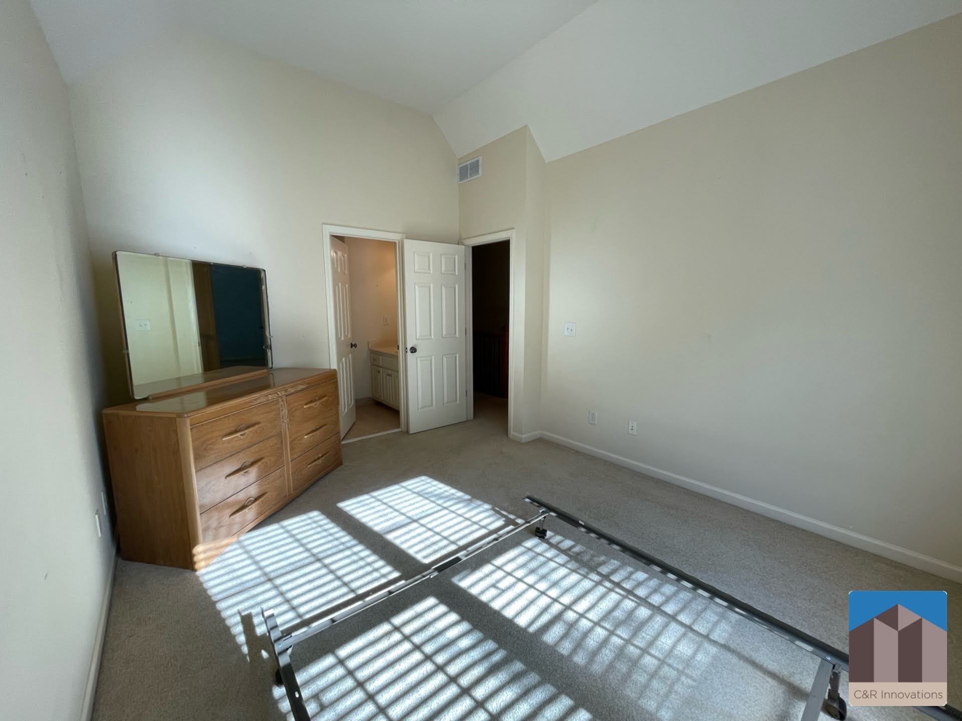 Building Photo - 1377 Greencrest Ct