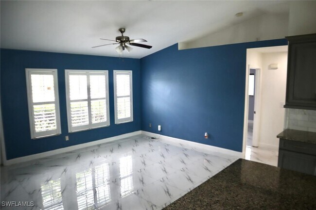 Building Photo - 1805 SE Van Loon Terrace