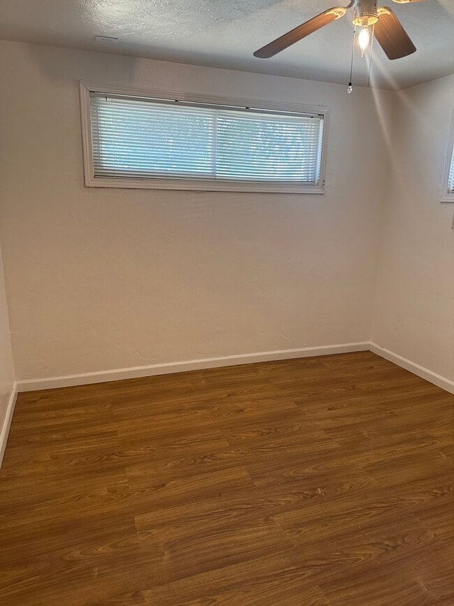 Building Photo - Home for rent, MOVE IN READY!!