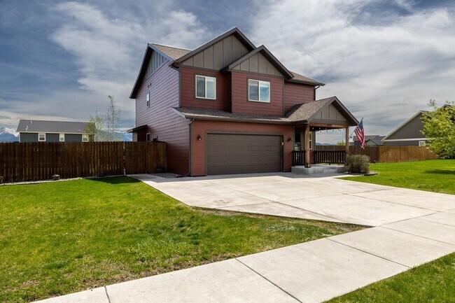 Building Photo - Beautiful home in Ryen Glenn with Fantasti...