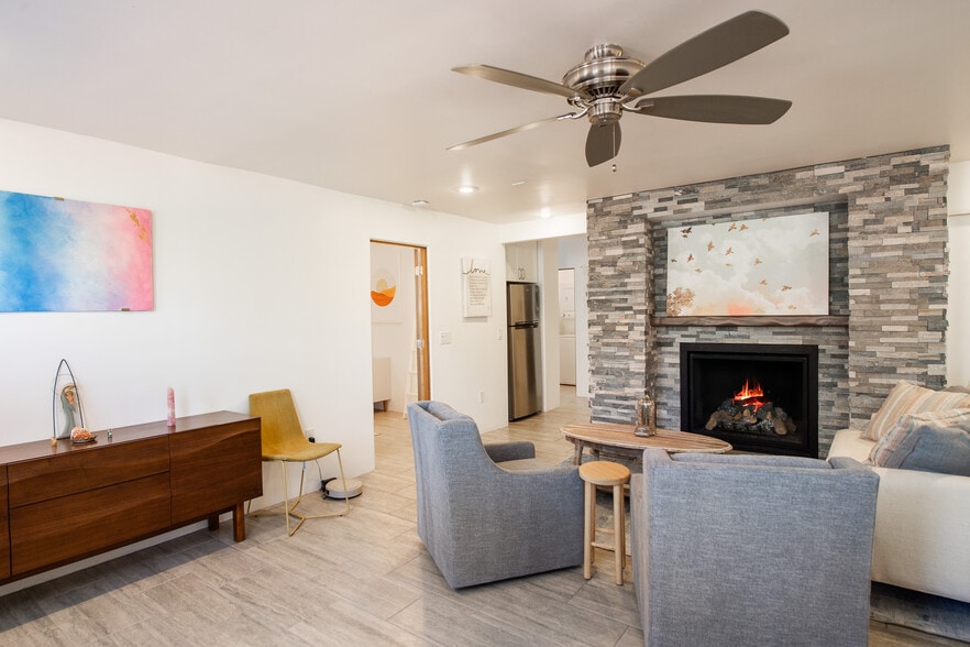 Building Photo - 350 Panorama Blvd