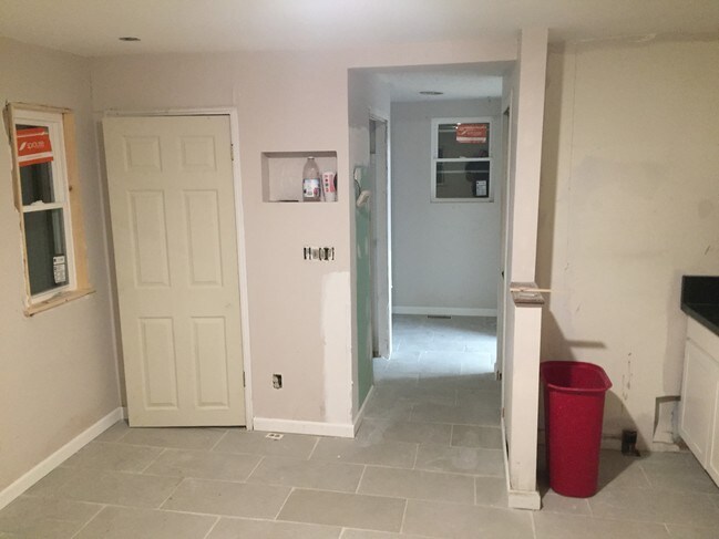 Building Photo - 751 Oakland Park Ave