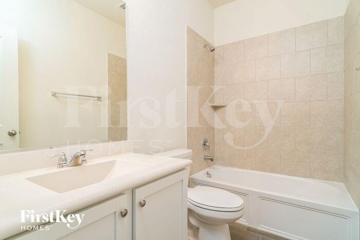 Building Photo - 1045 N Churchill Dr