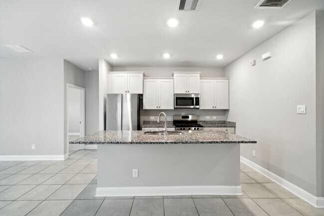 Building Photo - 32943 Turning Springs Dr