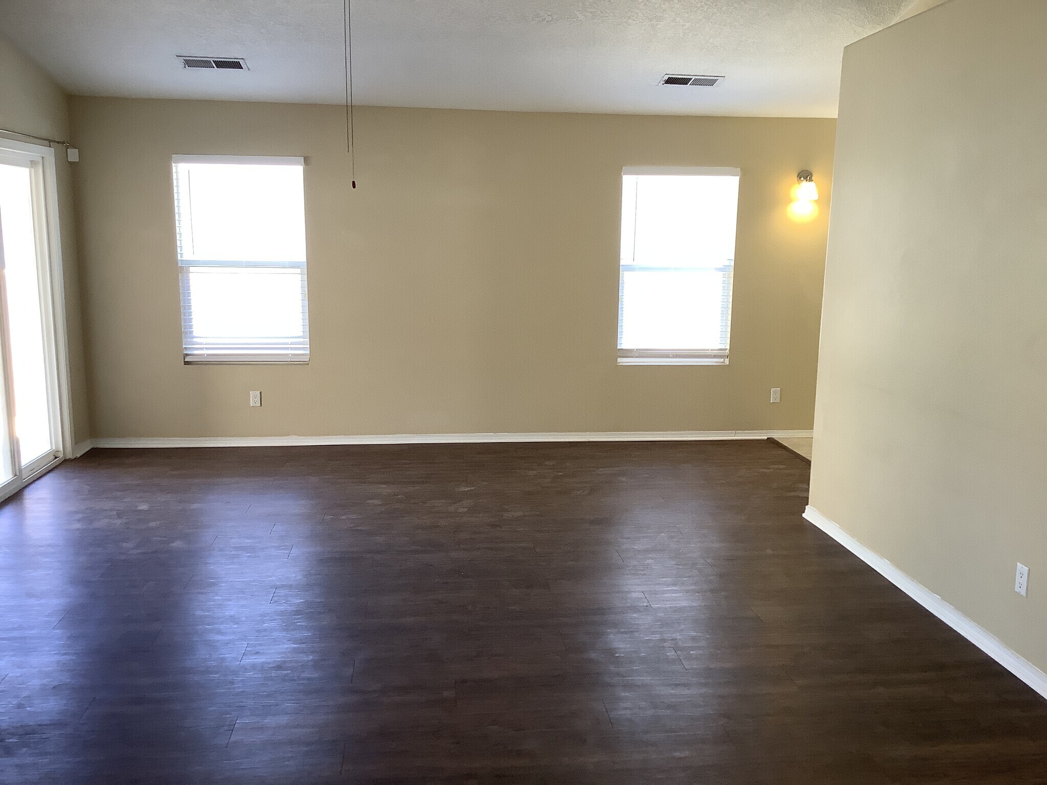 Building Photo - 7623 Banyon Ave NW