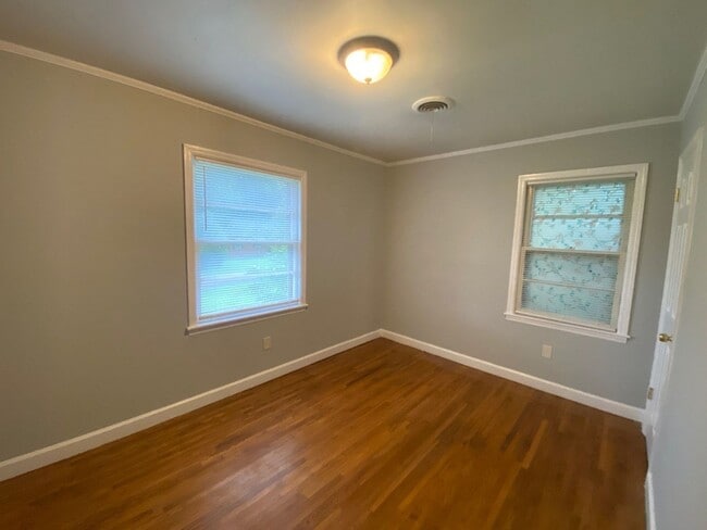 Building Photo - 2970 Chaucer Ln