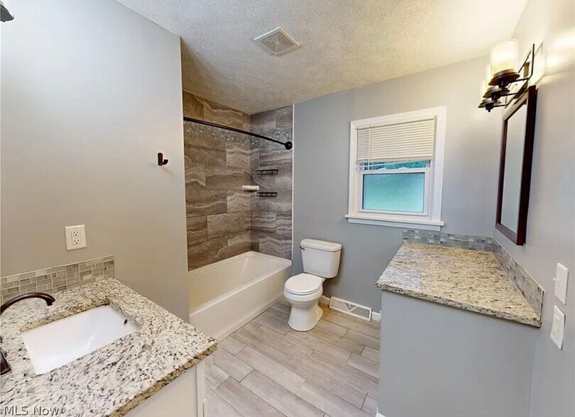 Building Photo - 2922 Cliffside Dr