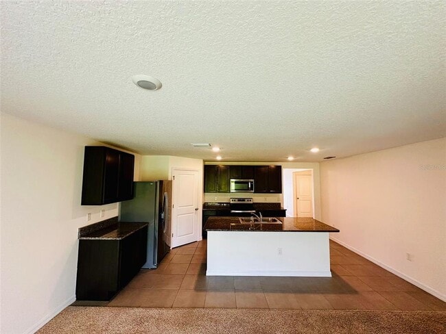 Building Photo - 668 SE 65th Ave