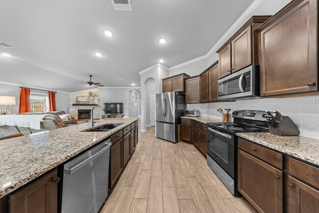 Building Photo - 2635 Settlers Oak Dr