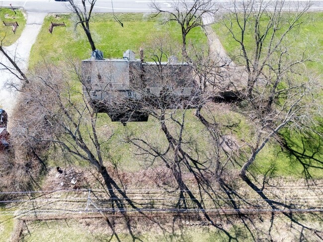 Building Photo - Four Bedroom Single-Family Home