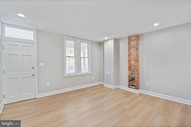 Building Photo - 3819 Roland Ave