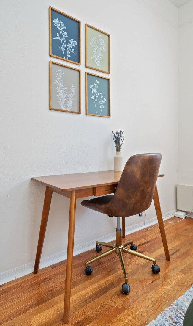 Building Photo - 307 W Haya St