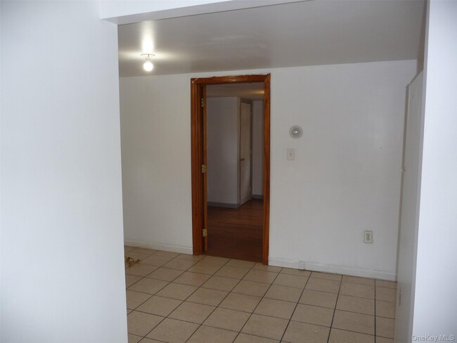 Building Photo - 18 Kelly Hill Rd