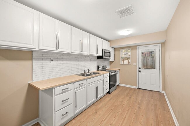 Building Photo - 163 Spruance Rd