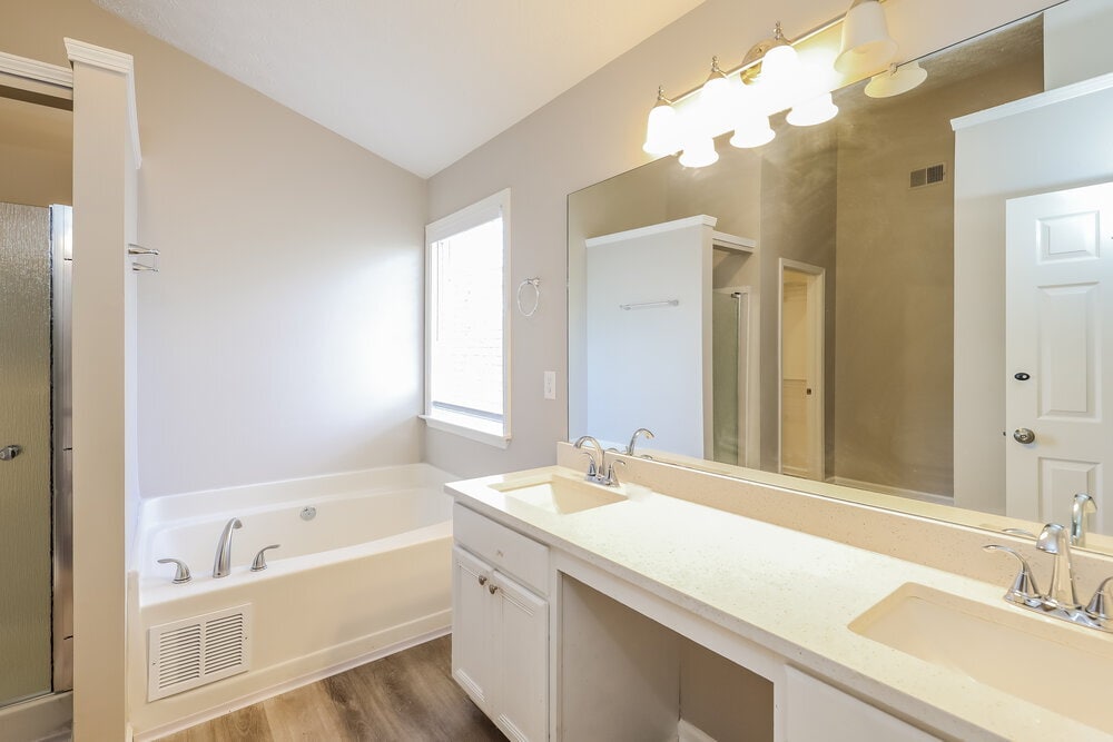 Building Photo - 420 Bramante Cir SW