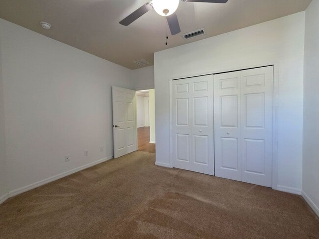 Building Photo - For rent 2 bedroom 2 bathroom 1 car garage condominium