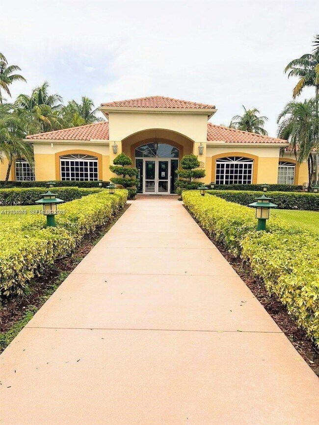 Building Photo - 7200 NW 114th Ave