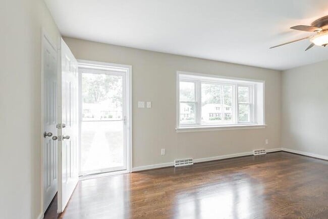 Building Photo - Spacious 4 Bedroom Home in West End Manor – $2,400/mo