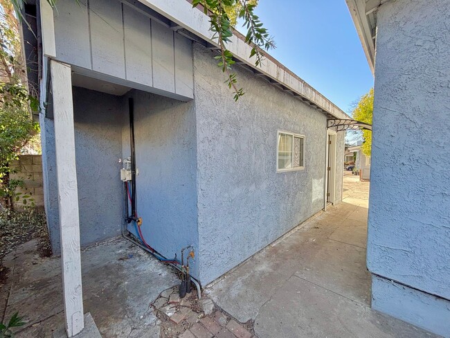 Building Photo - Charming Pasadena 2-BR/2-BA House with Det...