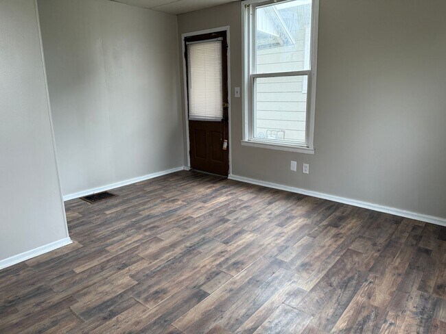Building Photo - 1021 8th Ave