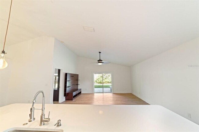 Building Photo - 24407 Rolling View Ct