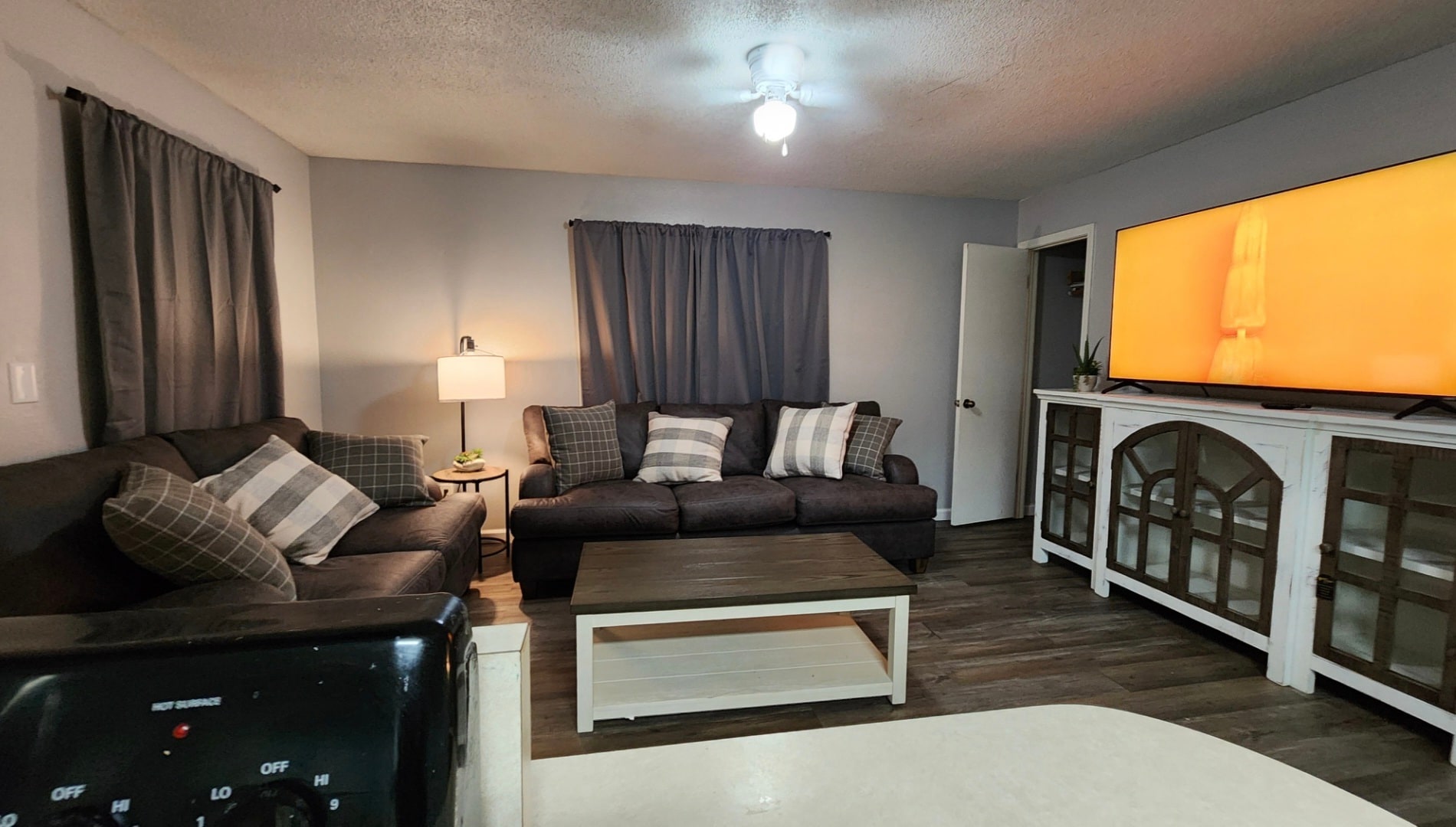 Building Photo - 906 W Lucas St