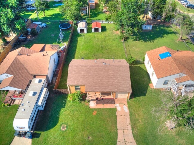 Building Photo - Charming 2bed home in Midwest City!