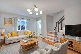 Building Photo - 3428 Dix St NE