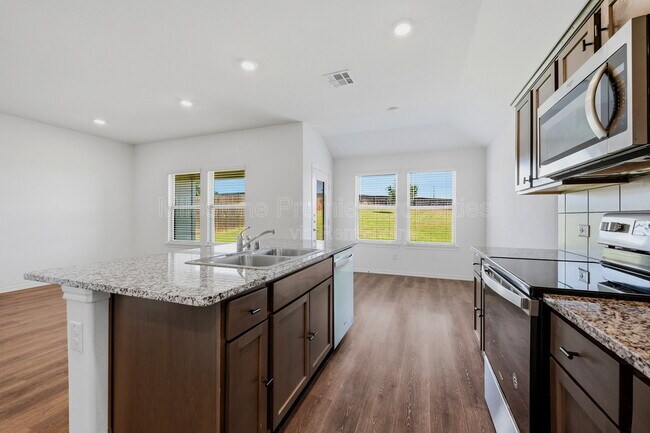 Building Photo - 3311 Brookstone Dr